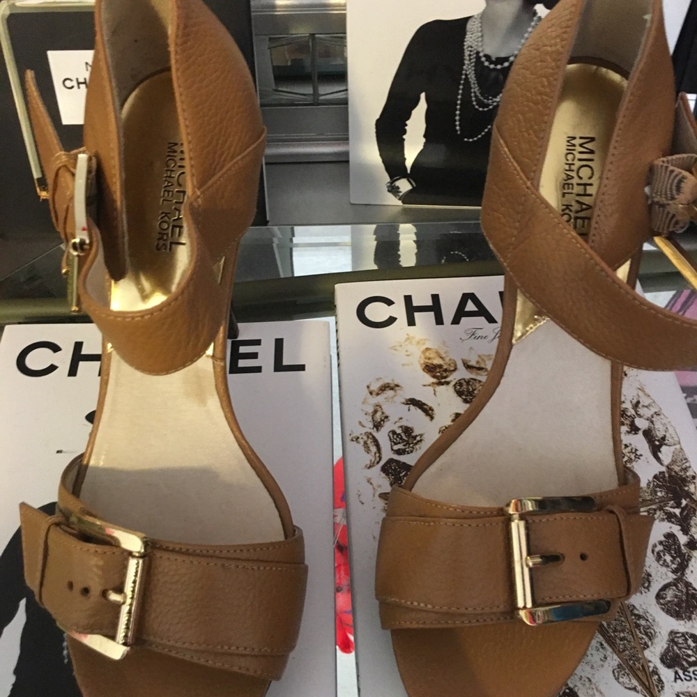 Michael Kors heels size 11 NWOT never worn